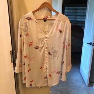 Torrid Blouse w/Butterfly Design (Size 3)